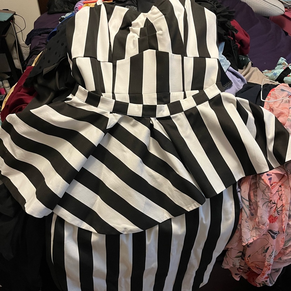 Pinup Girl PUG Glamour Ghoul Deadly Dame Gloria Mark Stripe Peplum Dress 2XL NWT